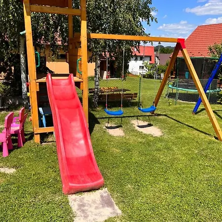 Domki Caloroczne U Iwony Kudowa Zdroj Exterior photo